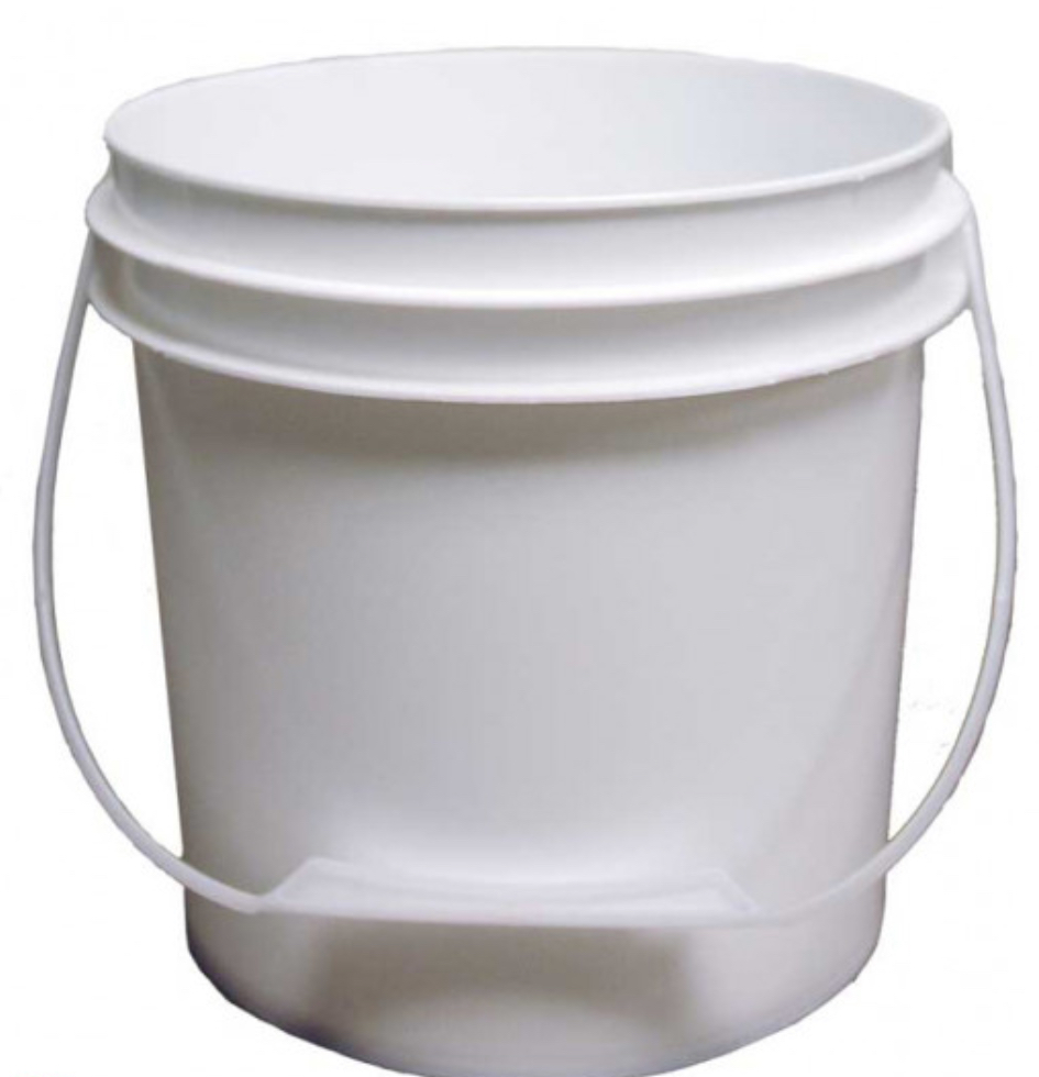 1 Gallon Bucket Feeder w/ Lid | Winding Creek Apiary & Bee Supply